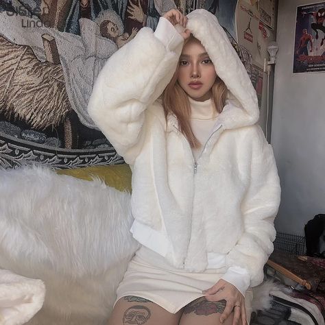 Zipper Top Outfit, Warm Winter Jacket, Mode Mantel, Fur Coat Fashion, Faux Fur Hooded Coat, Long Faux Fur Coat, Plush Coat, Cropped Coat, Warm Winter Jackets