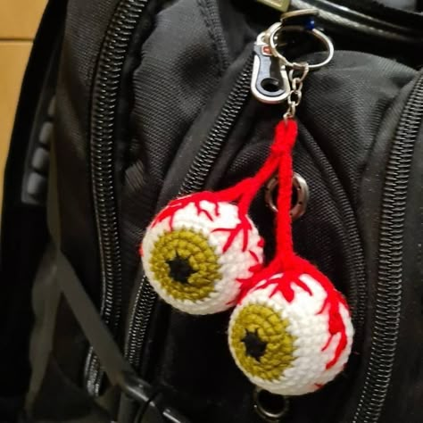 Crochet Ideas Headphones, Crochet Bag Charm Ideas, Headphones Crochet Accessories, Crochet Gamer Gifts, Headphone Charms Crochet, Headphone Accessories Crochet, Emo Crochet Ideas, Crochet For Headphones, Headphone Crochet Accessories