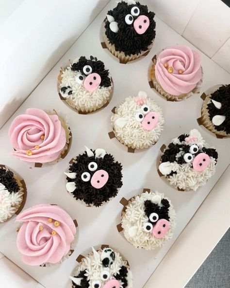 Cow Gender Reveal Cupcakes, Cow Themed Birthday Cupcakes, Cow 2nd Birthday Cake, Cow Cake And Cupcakes, Cow Theme Second Birthday, Pink Farm Cupcakes, Moo Cow Cake, Cute Cow Cupcakes, Moo Moo Im Two Birthday Cake