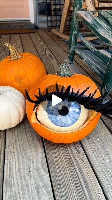 Keystone Crafter | Jane Grubb on Instagram: "#pumpkineyeball 2024 edition. One of the top comments from last year was to add eyelashes. You know I had to use the cat eye queen herself as my model. ••• #halloween #halloweenpumpkin #pumpkinideas #pumpkinart #taylorswiftpumpkin #taylorswifthalloween #pumpkincarving #uniquepumpkin #pumpkindesigns #pumpkinart #paintedpumpkin #pumpkineyeball #eyeballpumpkin #creepypumpkin #pumpkinking #spookyseason #spoopyseason #timburtonstyle" Creepy Pumpkin, Creepy Costumes, Easy Halloween Crafts, Scary Halloween Decorations, Pumpkin Painting, Pumpkin Art, Carving Ideas, Pumpkin Crafts, Fall Halloween Decor