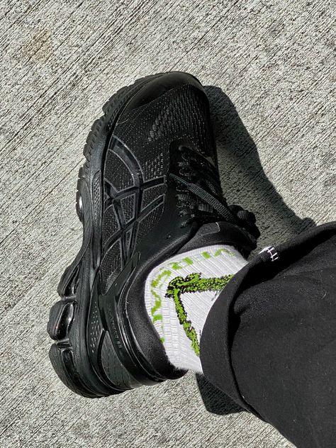 Black Asics, Dad Shoe, Asics Gel Kayano, Ugly Shoes, Gel Kayano, Black Men Hairstyles, Funky Shoes, Woman Suit Fashion, Shoe Inspo