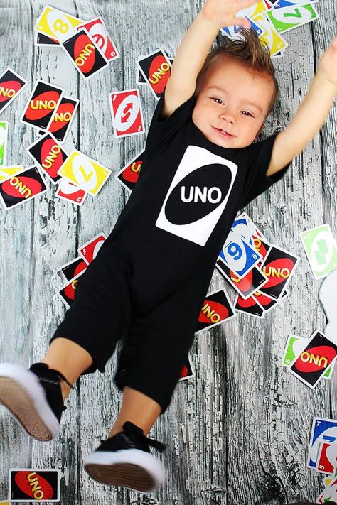 Uno Birthday, Birthday Romper, 1st Birthday Pictures, Baby Kostüm, First Birthday Pictures, Baby Boy First Birthday, 1st Birthday Photos, First Birthday Party Themes, First Birthday Themes