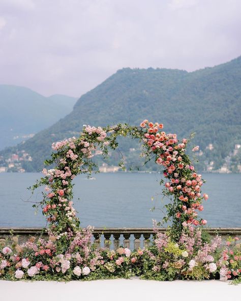 The Lake Como Wedding Planner on Instagram: “Colour blocking shades of pink for O&S circular arch by @tulipinadesign Design and planning @lakecomoweddings  Florals @tulipinadesign with…” Circular Arch, Barcelona Wedding, Como Wedding, Elegant Wedding Inspiration, Wedding Planning Decor, Lake Como Wedding, Wedding Flower Inspiration, Wedding Wreaths, Colour Blocking