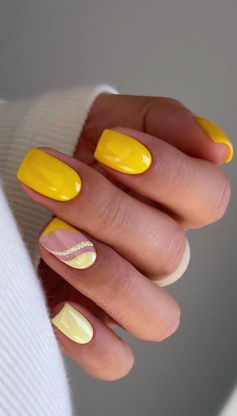 Yellow Nails with Dazzling Metallic Accents, yellow nails, summer nails, bright nails Summer Yellow Nails, Diamond Nail Designs, Yellow Nail Art, Yellow Nails Design, Yellow Nail, Glittery Nails, Nail Colors Winter, Short Square Nails, Summery Nails