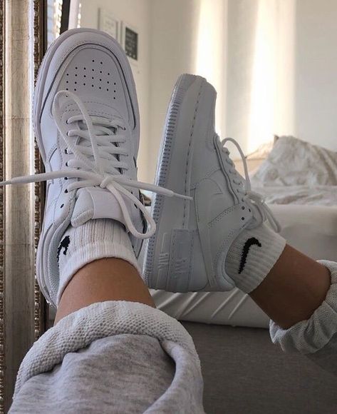 Forces Outfit, Zapatillas Nike Air Force, White Air Forces, Dr Shoes, Nike Shoes Girls, Nike Socks, Nike Air Shoes, Hype Shoes, Shoe Inspo