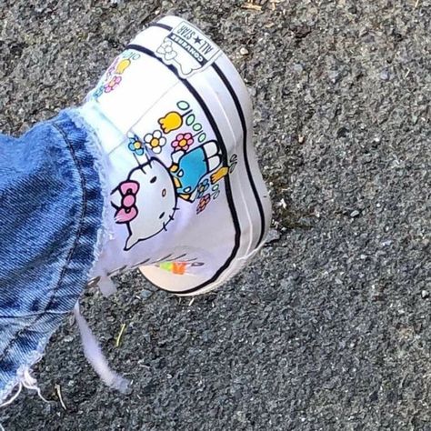 Hello Kitty Shoes, Kitty Clothes, Hello Kitty Clothes, Estilo Indie, Hello Kitty Aesthetic, Shoe Inspo, Hello Kitty Items, Aesthetic Shoes, Swag Shoes