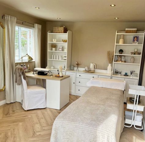 Home Beauty Room Salon, Esthetician And Nail Room, Beauty Cabin Salon Ideas, Nail Beauty Salon Design, Waxing Room Setup, Salon Color Room, Spa Nails Salon Interior Design, Nail Tech Shed, Beauty Cabin Salon