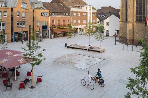 Germany Landscape, Plaza Design, Urban Village, Urban Landscape Design, Public Space Design, Landscape Architecture Design, Urban Architecture, Urban Spaces, Contemporary Landscape