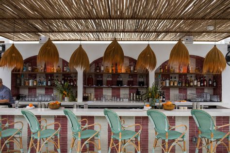 Esmé Lures the Locals in Miami Beach — by Tablet Hotels Beach Cabana Ideas, Cabana Ideas, South Beach Restaurants, Sunnies Cafe, Outdoor Bars, Miami Beach Hotels, Beach Cabana, City Planner, Spanish Architecture