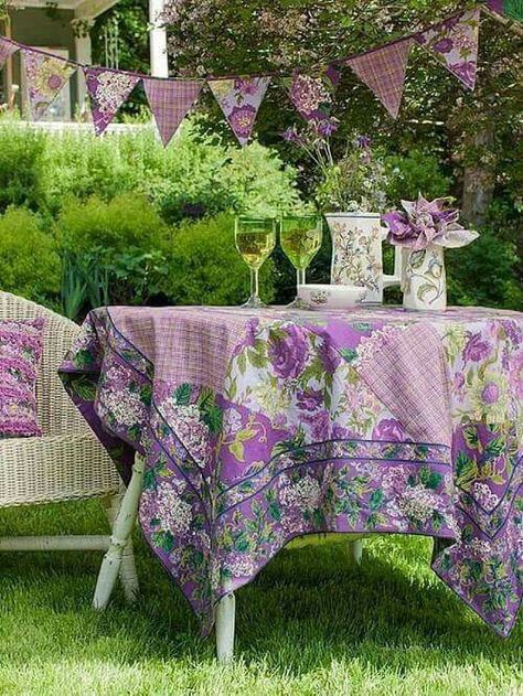 Lavender Picnic, Shabby Chic Lavender, Tablecloth Ideas, Purple Cottage, Patchwork Tablecloth, Lilac Cottage, Wisteria Lane, Green Cottage, Lavender Cottage