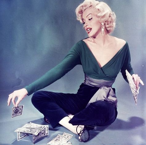 Celebrity Outfits, Mens Fashion Trends, Womens Fashion Trends, Marilyn Monroe, Street Style Women, Wedding Outfit, Favorite Celebrities, All Fashion, Latest Fashion Trends