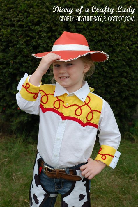 Jessie Halloween Costume, Halloween Costumes Cowgirl, Jessie Halloween, Disfraz Toy Story, Costume Cowgirl, Jessie Doll, Cowgirl Halloween Costumes, Toy Story Printables, Horse Halloween Costumes