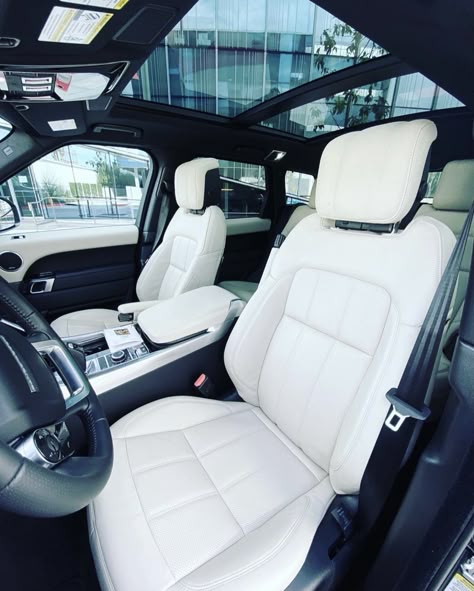 Black And White Car Interior, White Jeep Interior, White Range Rover Mom Aesthetic, White Range Rover Interior, G Wagon White Interior, Inside Of A Car Front View, Mercedes White Interior, White Car Interior, All White Range Rover