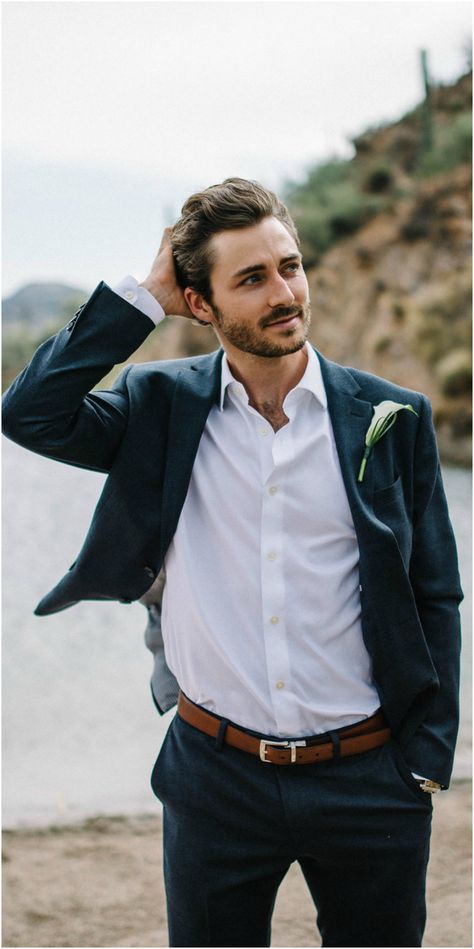 Chic groom attire, navy blue suit, white calla lily bout, no tie // Rachel Ackerman Chic Groom Attire, Groom Attire Navy, Casual Groom Outfit, Beach Wedding Groom Attire, Casual Groom, Casual Groom Attire, Beach Wedding Groom, Beach Wedding Suits, Navy Groom