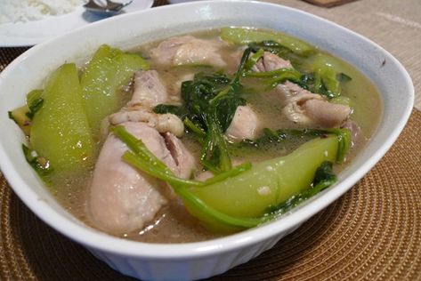 Chicken tinola recipe Chicken Sinigang Recipe, Tinolang Manok Recipe, Chicken Tinola, Sinigang Recipe, Soup Chinese, Tinola, Adobo Chicken, Filipino Dishes, Diced Chicken