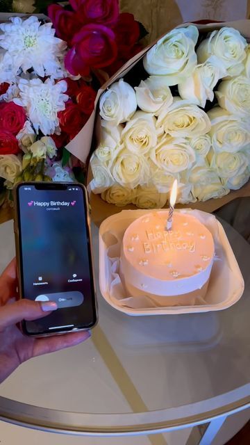 ℕ𝔸𝕋𝔸𝕃𝕀𝔸 𝔸𝕍𝕀𝕃𝕆𝕍𝔸 on Instagram: "Happy birthday to me 💕🎂 #happybirthday" Happy Birthday 23, Happy 24th Birthday, Happy Birthday Clip, Birthday Decorations At Home, Happy Birthday Cake Pictures, Birthday Cake For Him, Simple Birthday Decorations, Happy Birthday Cake Images, Birthday Clips