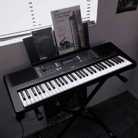 Galactik Football, Yamaha Keyboard, Electric Keyboard, Music Studio Room, Music Lesson, Property Investment, Mia 3, Electric Piano, Keyboard Piano