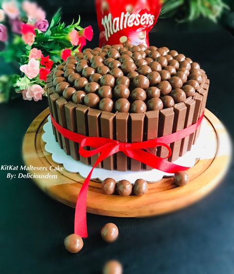 Kit-Kat Maltesers Cake Malteaser Birthday Cake, Malteser Birthday Cake, Birthday Cake Kit Kat, Kit Kat Cake Birthday, Kit Kat Cake Ideas, Kitkat Cake Design, Maltesers Cake, Chocolate Kit Kat Cake, Chocolate Explosion Cake