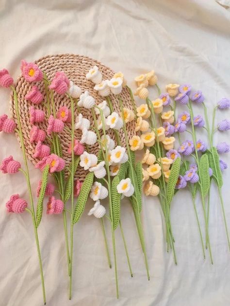 La vie est belle on X: "Crochet flowers by AFlowerMadeStudio https://t.co/FxwGXFNXxy" / X Paper Projects Diy, Bouquet Crochet, Beau Crochet, Gift Flowers, Crochet Bouquet, Crochet Bag Pattern Free, Easy Easter Crafts, Flowers Paper, Crochet Simple