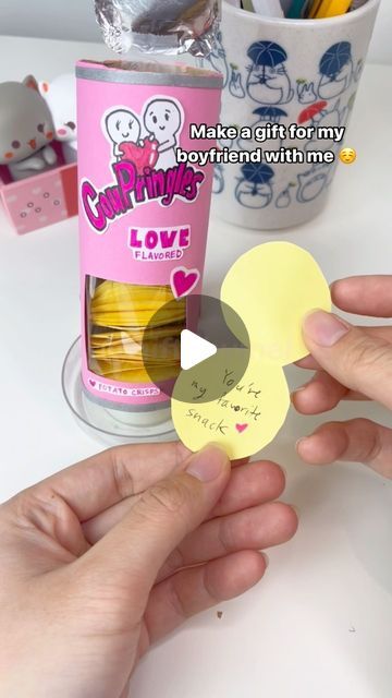 Mel on Instagram: "We go together like chips in a Pringles can ☺️  Since I fell asleep making the gift idea I was supposed to post today 🥲 thought reposting this @pringles inspired couples gift would be perfect for Valentine’s instead ☺️  #makeagiftwithme #diy #diygift   Per usual, my link in bio has diy gifting kits and my Amazon storefront is up with all the materials for this project!! 🤗  ⚠️Please ask for permission BEFORE remaking AND posting this original concept of mine (which I original made and posted a year ago) and PLEASE don’t use my content for profit ⚠️ I’ve been having a lot of work stolen and used for profit lately 😞 but if you’re just making it for your loved ones please do!!" Pringles Can, Diy Best Friend Gifts, Cute Gifts For Friends, We Go Together, Fell Asleep, You're My Favorite, Cute Diys, Make A Gift, Cute Cards