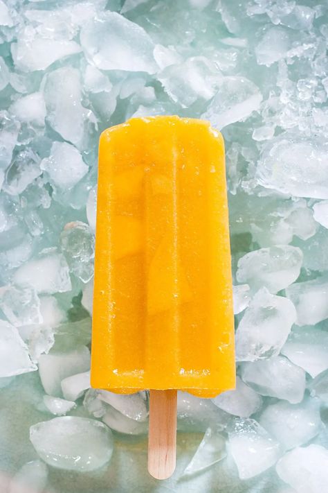 Paletas de Mango (mango popsicles) - Maricruz Avalos Kitchen Blog Popsicle Business, Mango Bars, Mango Popsicles, Mango Mango, Mango Pulp, Mexican Recipe, Pop Stick, Popsicle Molds, Ice Lolly