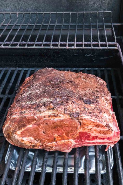 Prime Rib On Charcoal Grill, Prime Rib Bbq, Bbq Prime Rib Roast, Prime Rib On The Grill, Grilled Ribs Charcoal, Roast On The Grill, Bbq Roast Beef, Whiskey Butter, Beef Ribeye Roast