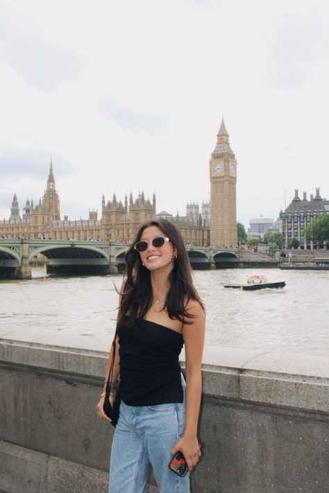 London Girl Aesthetic Outfit, Cute London Outfits Summer, European Summer Outfits London, Outfits In London Summer, London Summer Outfit Aesthetic, London In The Summer Outfits, Outfit Ideas For Europe Summer, Pictures To Take In Europe, Outfits For London In August