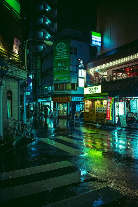 Modern City Photography, Urban Japan Aesthetic, Japan City Aesthetic Night, Bad Quality Photo Aesthetic, Japan Aesthetic Night, Tokyo Night Aesthetic, Neon Light City, Street Photography Night, Neon District