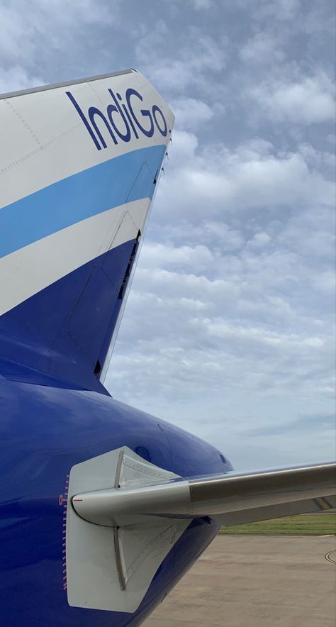 Indigo Flight Snap, Plane Window, Airport Aesthetic, Boy Pic, Travel Pictures Poses, Airport Travel, Snap Chat, Pictures Poses