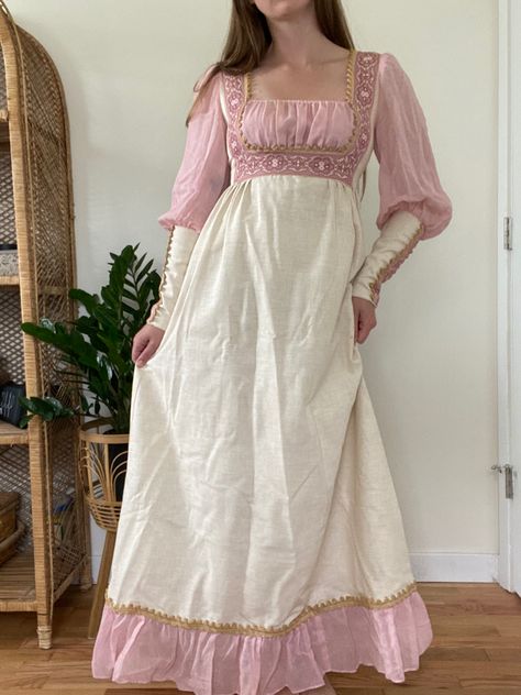 Regency Style Medieval Dress For Larp And Festivals, Luxury Romantic Medieval Dress For Larp, Pink Renfaire Dress, Vintage Victorian Dress For Larp, Spring Bohemian Medieval Dress, Prairie Dresses, Outfits 2014, Fantasy Dresses, Fantasy Dress