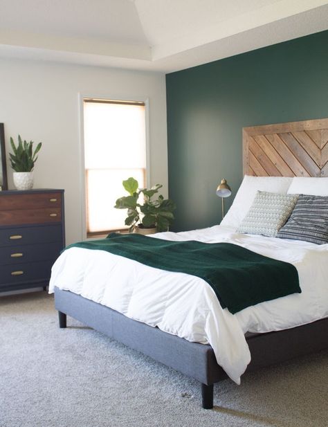 Modern Bedroom #modernhome #modernroom #homedecor #bedroomdesign #woodheadboard #modernheadboard Spare Bedrooms, Rental Ideas, Painting Walls, Bedroom Updates, Green Walls, Simple Room, Master Bed, Design Hotel, Modern Bedroom Design