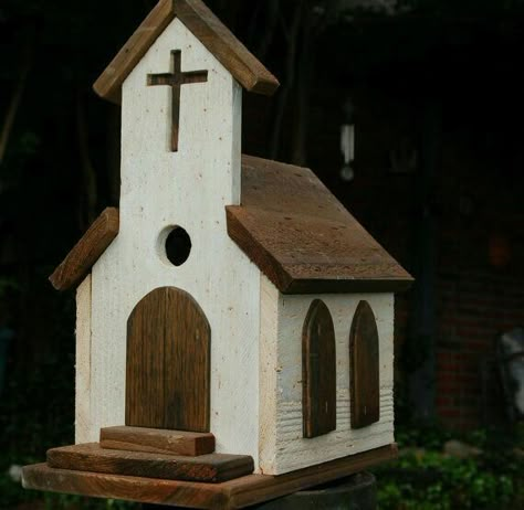 Church Birdhouses Rustic, Church Birdhouses, Pots Crafts, 4h Ideas, Texas Landscape, Feeding Birds, Child Hand, Wooden Birdhouse, Homemade Bird Houses