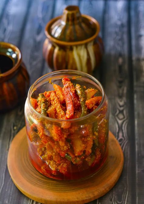 How To Make Gajar Mooli Ka Achar | Carrot and Radish Pickle Recipe » Maayeka Radish Pickle Recipe, Radish Pickle, Indian Pickle Recipe, Baking Chicken, Radish Recipes, Pickled Carrots, Winter Vegetables, Chutney Recipes, Food Board