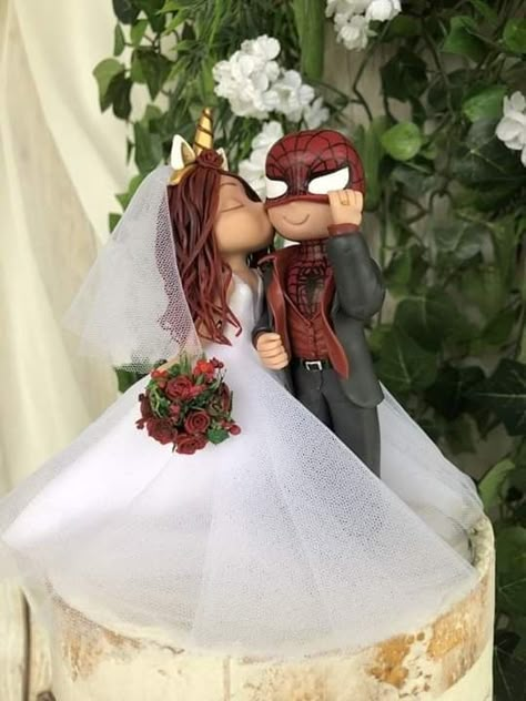 Spiderman Wedding, Marvel Wedding, Wedding Cake Topper Figurines, Superhero Wedding, Man Wedding, Custom Wedding Cake Toppers, Custom Wedding Cakes, Future Wedding Plans