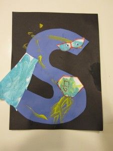 Letter of the Week – Super Hero S: Definitely doing this one in my K classroom! Preschool Letter S, Superhero Craft, Superhero Camp, Super Hero Activities, Kiddie Academy, Letter S Activities, Hero Crafts, Superhero Classroom Theme, Abc Crafts