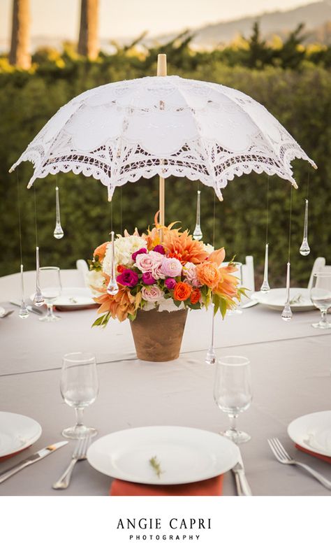 April Showers Bring Wedding Flowers, April Showers Bring May Flowers Theme, Umbrella Table Centerpiece, Bridal Shower Umbrella, Umbrella Centerpiece, Cream Wedding Flowers, Wedding Shower Cakes, Stork Baby Showers, Umbrella Decorations