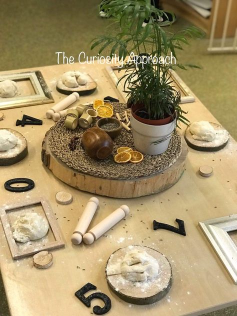 Playdough Area, Curiosity Approach Eyfs, Playdough Station, Preschool Playdough, Reggio Emilia Classroom, Curiosity Approach, Dough Ideas, Reggio Inspired Classrooms, Classroom Goals