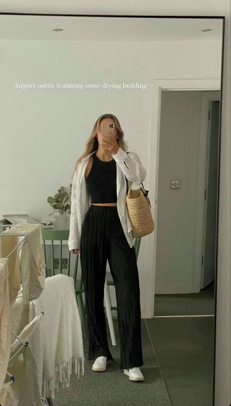 Casual Chic Outfits, Summer Pants Outfits, European Outfit, Chic Autumn, Europe Outfits, Uni Outfits, Women Coats, Everyday Fashion Outfits, Travel Outfits