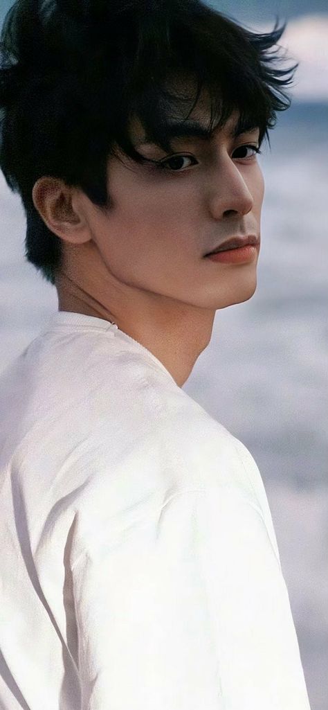 Song Weilong Wallpaper, Song Wei Long Wallpaper, Song Lover, Song Weilong, Edit Wallpaper, Song Wei Long, Dark Anime Guys, Chinese Boy, Dark Anime