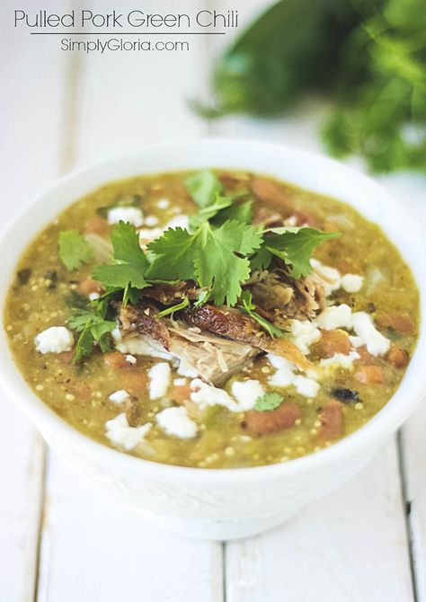 Pulled Pork Green Chili with SimplyGloria.com #chilis #tomatillos Pulled Pork Green Chili, Green Chili With Pork, Pork Green Chili Recipe, Chili With Pork, Pork Green Chili, Green Chili Recipe, Simple Chili, Green Chili Pork, Green Chili Recipes