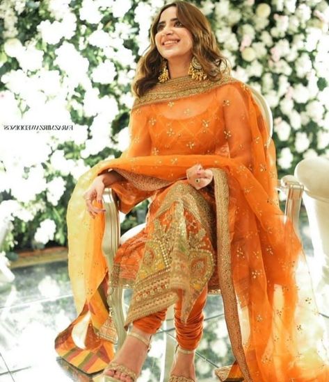 Wedding Festival Outfit, Saboor Aly Dresses, Orange Dresses Wedding, Orange Suit Indian, Weddibg Dresses, Orange Salwar Suit, Orange Dress Outfit Wedding, Roka Outfits, Grey Suite