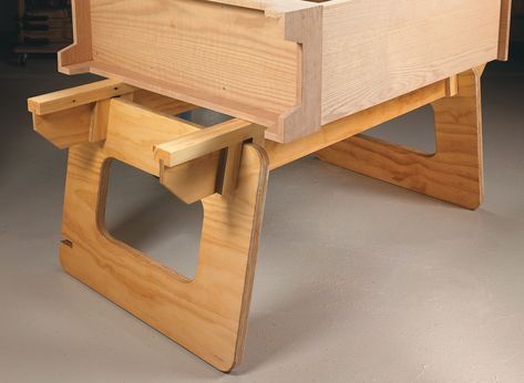 Knock-Down Workstation | Woodworking Project | Woodsmith Plans Planer Stand, Sharpening Station, Work Cart, Working Garage, Sawhorse Plans, Workbench Casters, Woodsmith Plans, Portable Workbench, Workbench Designs