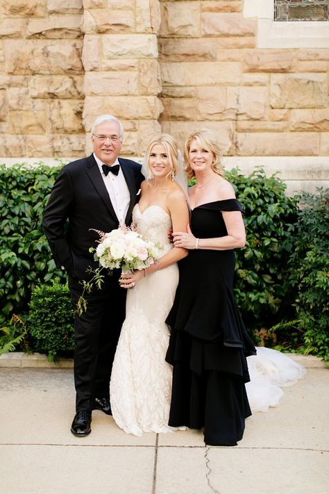 Black Tie Wedding Family Photos, Black Mother Of The Bride Dress Long, Black Wedding Dress Mermaid, White And Gold Color Palette, Nashville Wedding Dress, Father Of The Bride Attire, Gold Color Palette, Black And White Wedding Theme, Inbal Dror