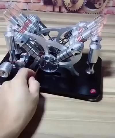 Sterling Engine, Wall Metal Art, Fire Energy, Mechanical Projects, Free Energy Projects, Stirling Engine, Mechanical Engineering Design, Cool Gadgets For Men, Automobile Engineering