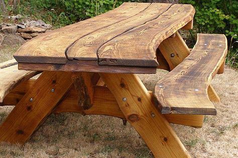 . Rustic Outdoor Benches, Rustic Garden Furniture, Metal Picnic Tables, Cedar Wood Projects, Log Chairs, Diy Picnic Table, Rustic Furniture Design, Wood Bench Outdoor, Farmhouse Table Plans