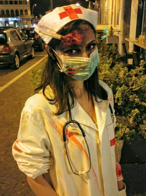 Halloween Nurse Makeup, Asylum Costume, Doctor Halloween Costume, Zombie Cosplay, Asylum Halloween, Zombie Nurse, Doctor Halloween, Zombie Clothes, Nurse Halloween Costume