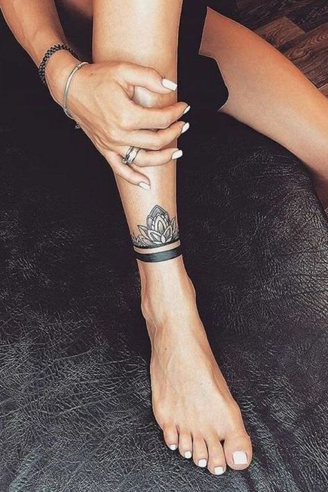 Full Arm Sleeve Tattoo, Tiny Foot Tattoos, Tattoo Art Design, Side Hand Tattoos, Tattoo Tiny, Tattoos Inspo, Ankle Tattoos For Women, Ring Finger Tattoos, Anklet Tattoos