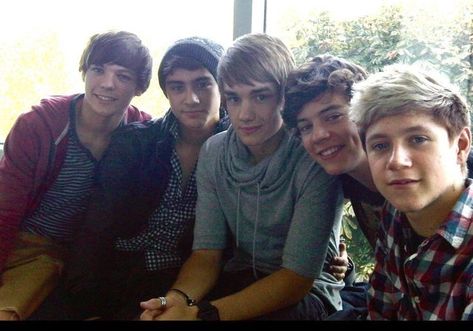 2010 One Direction, Old One Direction Pictures, One Direction Twitter Header, One Direction Ot5, Young One Direction, One Direction 2012, One Direction Break Up, One Direction Selfie, One Direction 2011