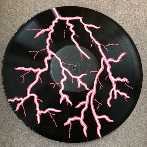 Lighting Strike, Record Painting Ideas, Painted Vinyl Record, Vinyl Record Painting, Vinyl Record Art Ideas, Painted Records, Vinyl Paintings, Cd Wall Art, Painted Vinyl Records