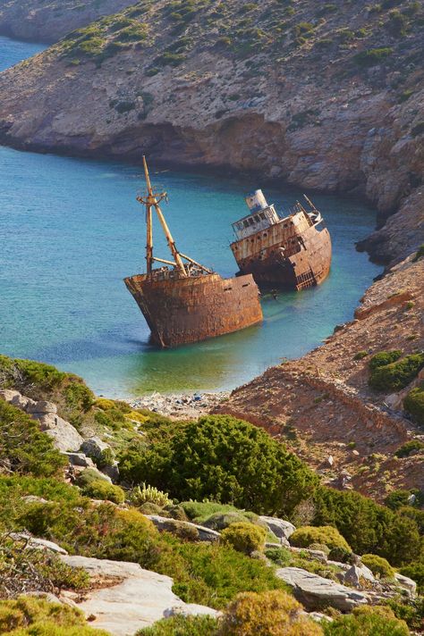 The Big Blue Movie, Amorgos Greece, Wrecked Ship, Sunken Ships, Ship Wrecks, Greek Islands To Visit, Old Ship, The Big Blue, Favourite Movie